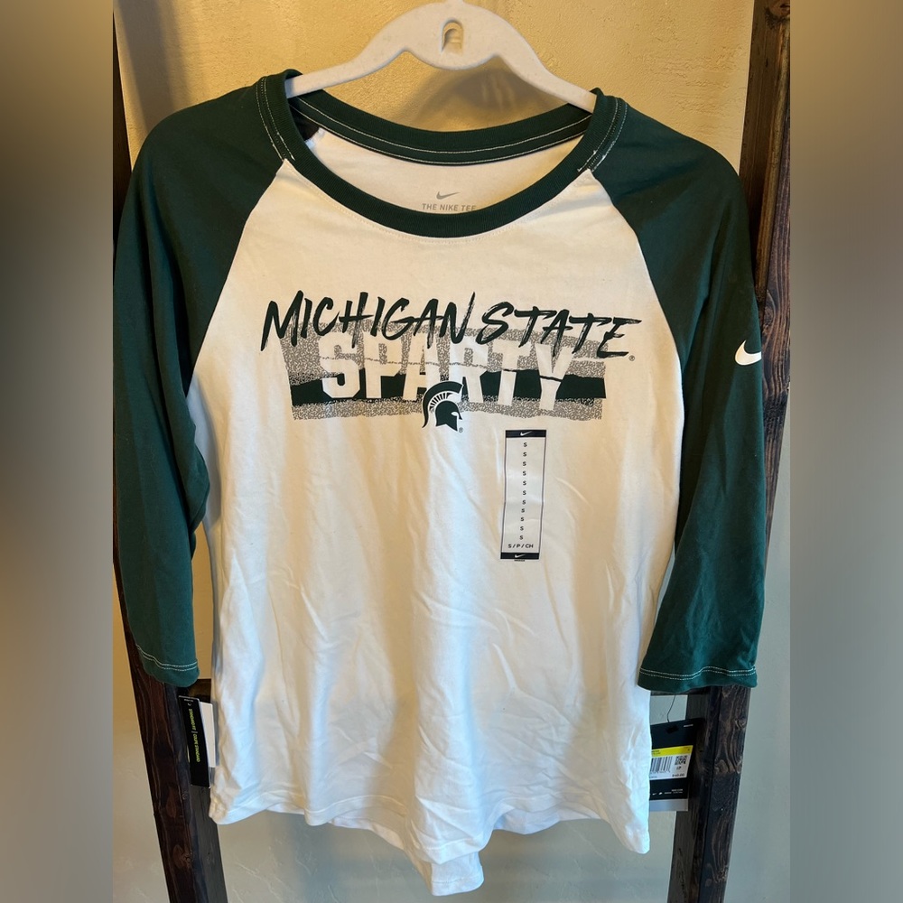 Nike NWT top